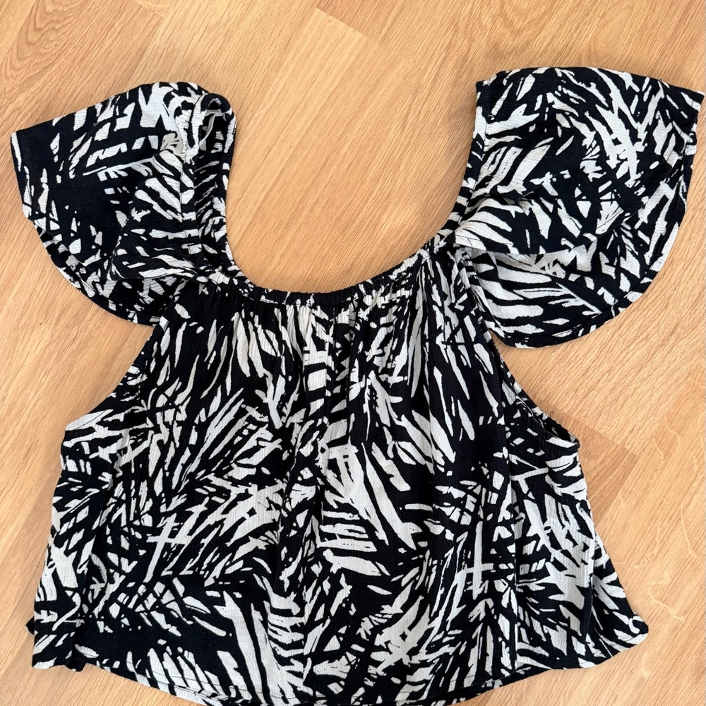 Aerie Black and White Women's Top